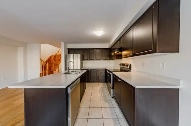 Rare End Unit Townhouse – Available For Rent! - Photo 3