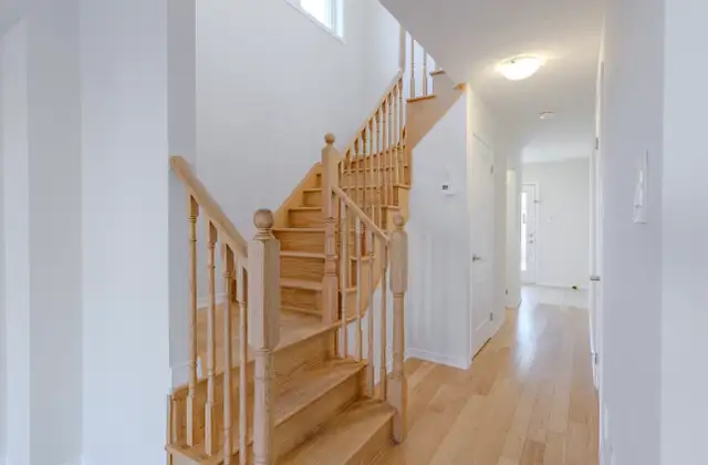 Rare End Unit Townhouse – Available For Rent! - Photo 7