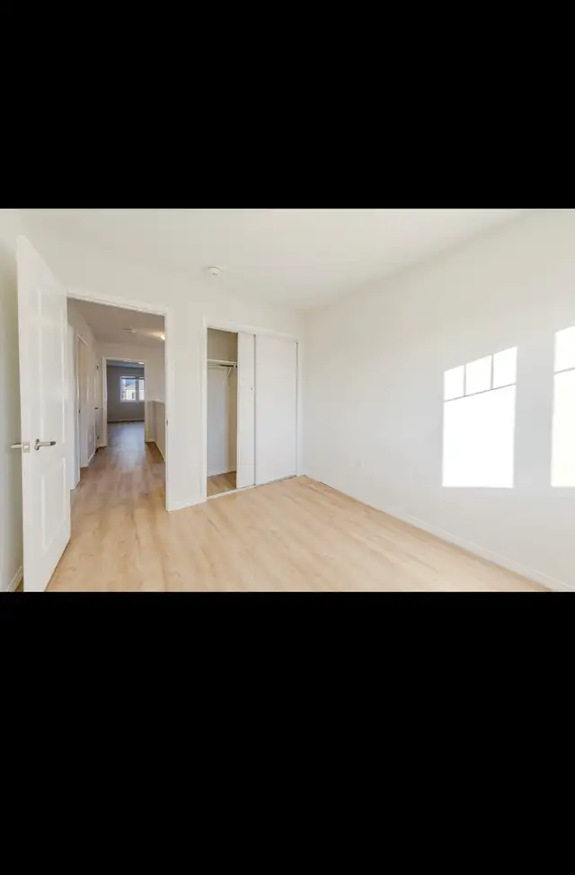 Rare End Unit Townhouse – Available For Rent! - Photo 9