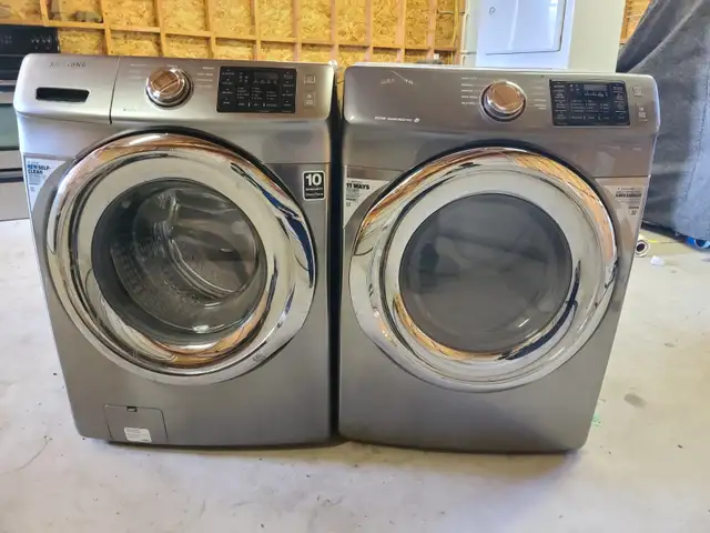 MINT! Samsung 27' Stainless Front-Load Stackable Washer & Dryer