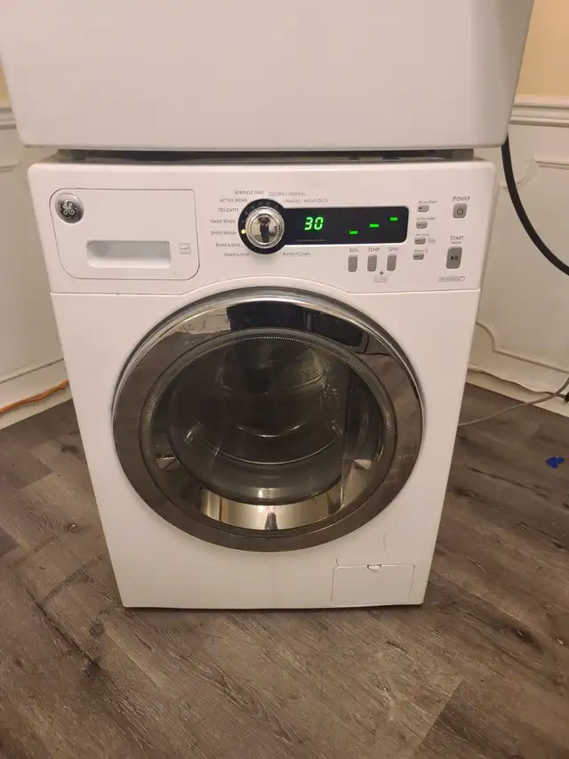 APT SIZE GE 24' White Front-Load Stackable Washer Electric Dryer - Photo 4