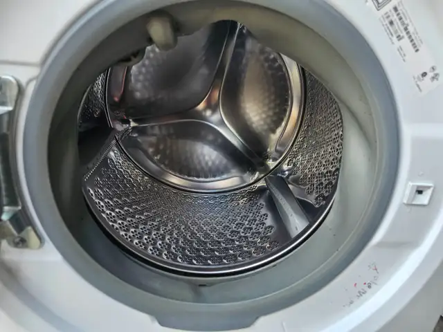 2024 Electrolux 24' White Stackable Washer Ventless Dryer Set - Photo 4