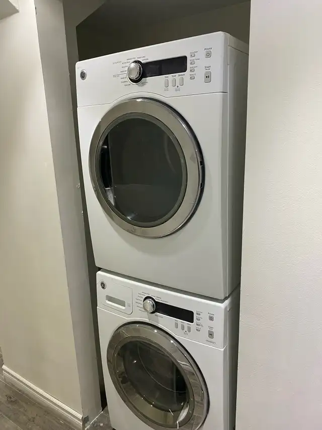 Basement room for rent in Ajax - Photo 4