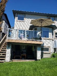 ️ Furnished Room with Mountain Views – Tuscany, NW Calgary