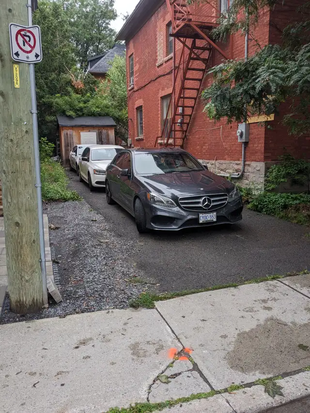 Prime downtown Location - Outdoor Storage & accessible Parking S - Photo 2