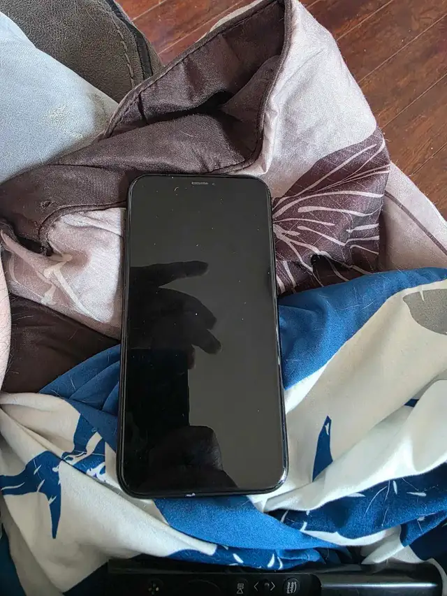 Black IPhone XR