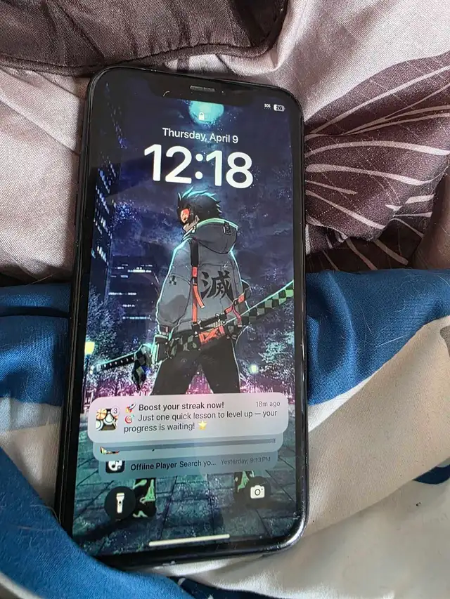 Black IPhone XR - Photo 3