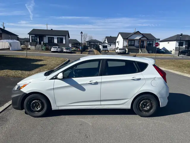 Hyundai accent 2015 à vendre - Photo 2