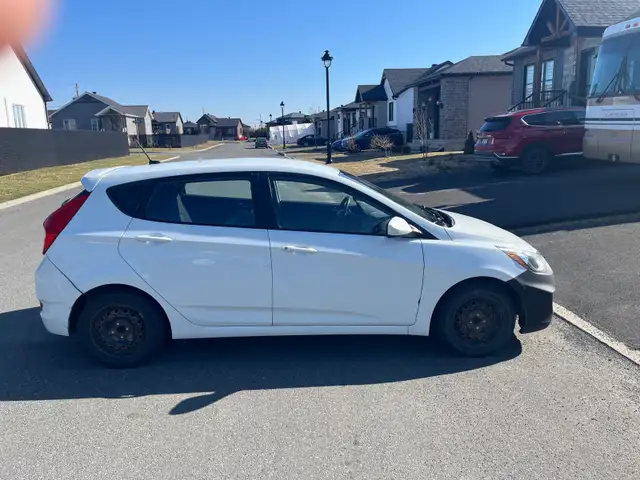 Hyundai accent 2015 à vendre - Photo 4