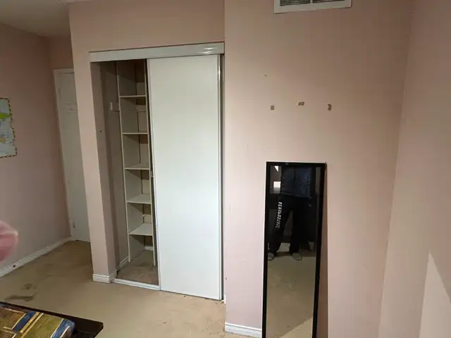 Furnished room mins from Square One (Females Only) available imm - Photo 3