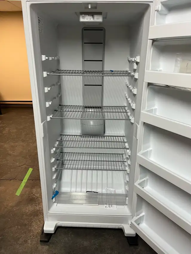 whirlpool 18 cu ft upright freezer blowout - Photo 2