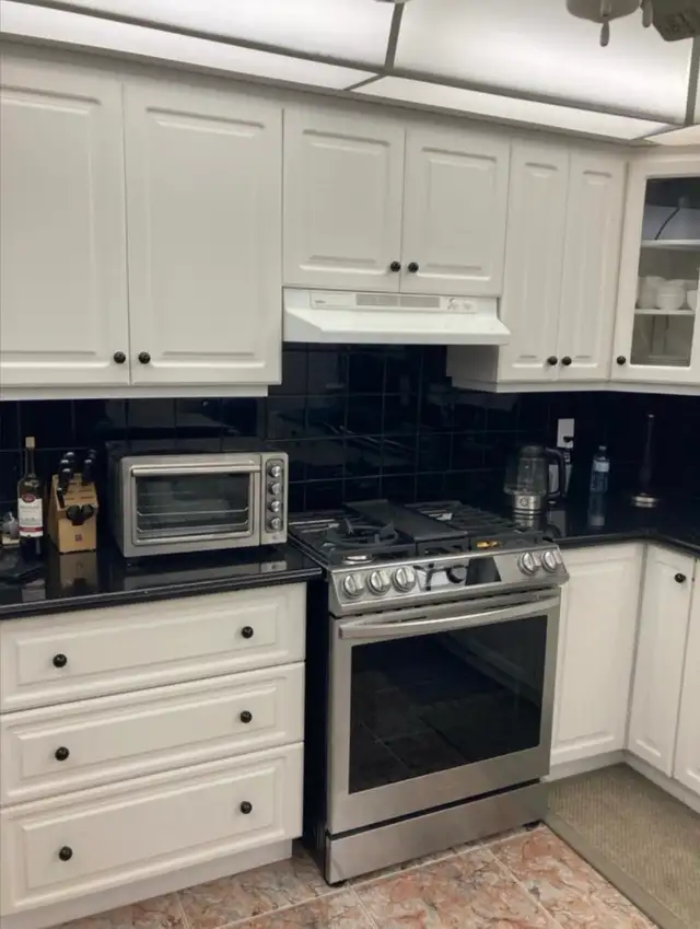 Opportunity: Main floor room for rent - Photo 7