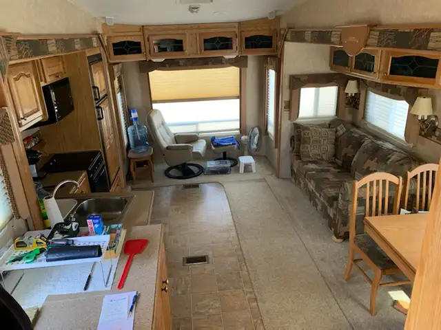 SENIOR OWNED - Photo 3