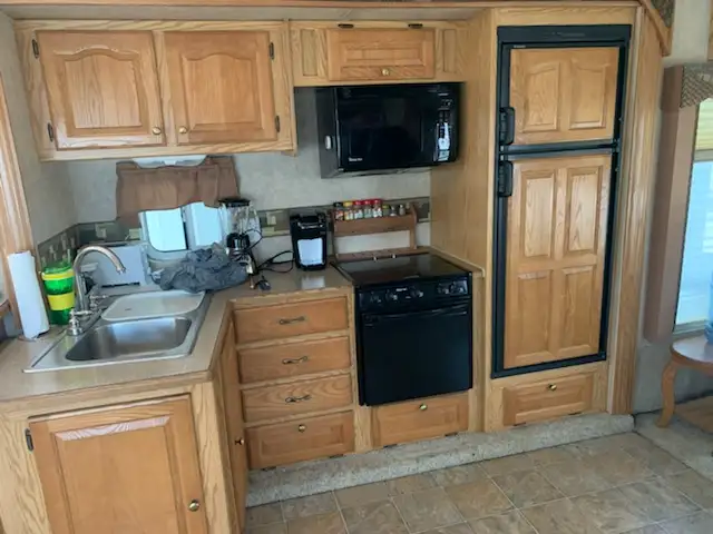 SENIOR OWNED - Photo 6