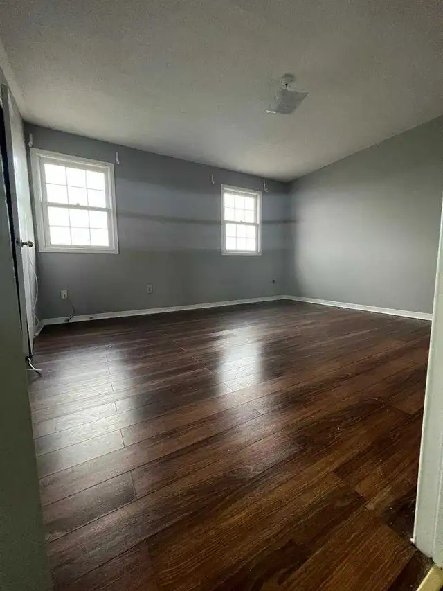 FULL 3 BEDROOM RECENTLY RENOVATED TOWNHOUSE RENTAL IN BRAMPTON - Photo 9