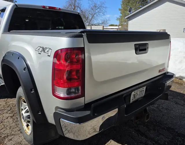 GMC 2500 HD 6.6 Duramax 6 Speed - Photo 2