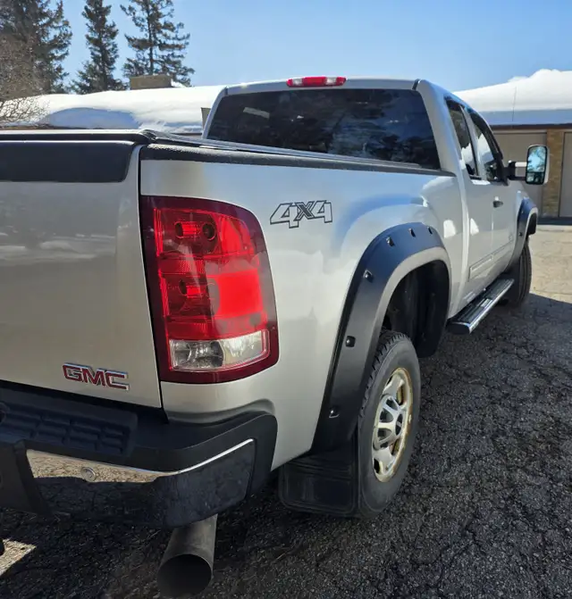 GMC 2500 HD 6.6 Duramax 6 Speed - Photo 3