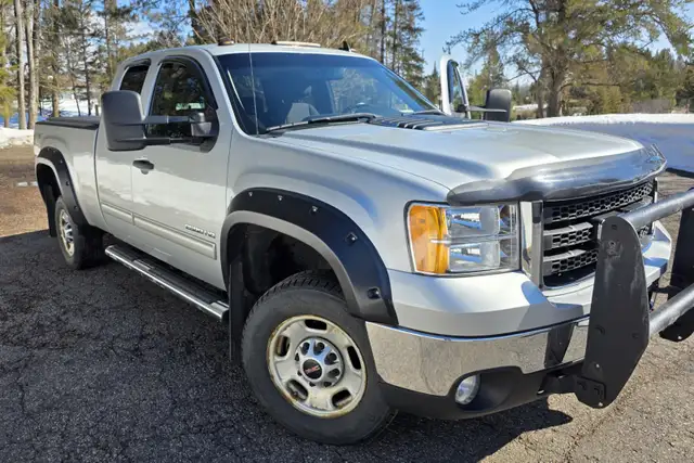 GMC 2500 HD 6.6 Duramax 6 Speed - Photo 4