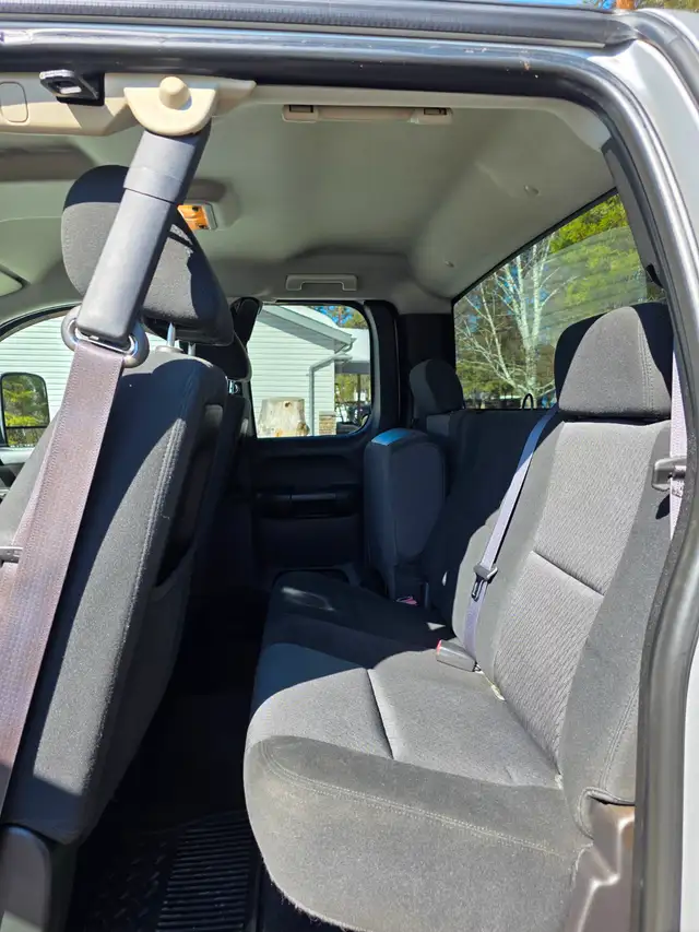 GMC 2500 HD 6.6 Duramax 6 Speed - Photo 7