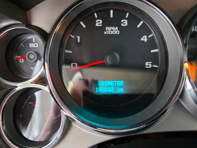 GMC 2500 HD 6.6 Duramax 6 Speed - Photo 10