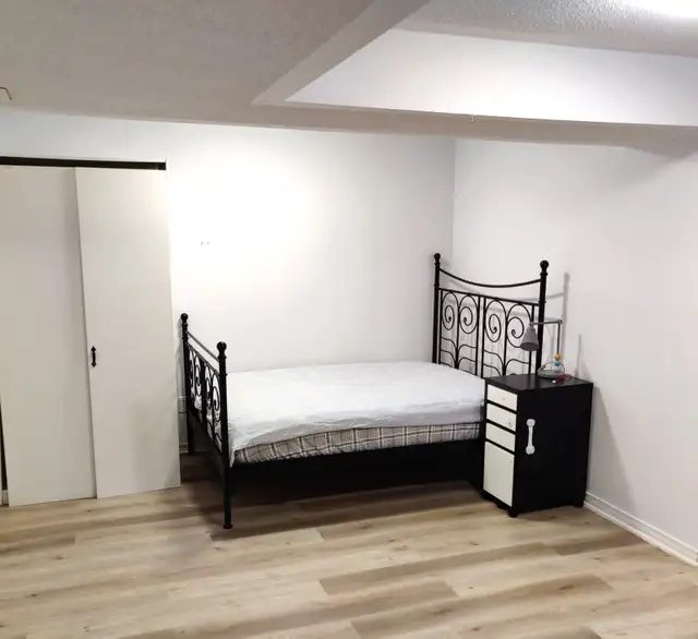 Spacious basement suite on a quiet crescent in Centrepointe - Photo 2