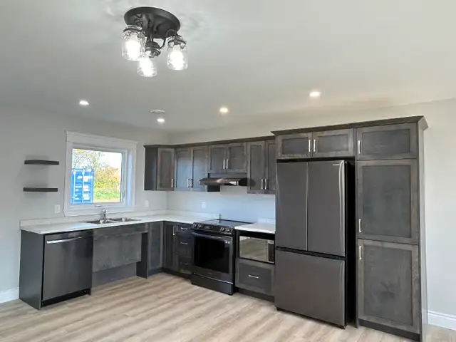 Senior Friendly Apartment - 2 Bedroom 1 Bathroom with Garage