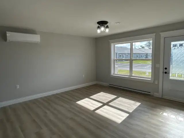 Senior Friendly Apartment - 2 Bedroom 1 Bathroom with Garage - Photo 3