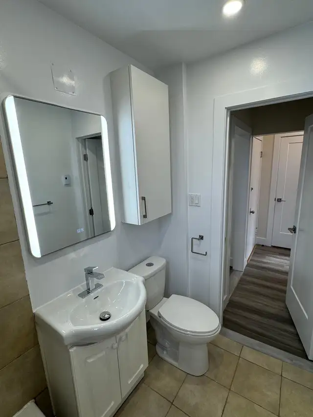 3-1/2 APARTMENT ON BEACONSFILED CORNER OF MONKLAND - Photo 7