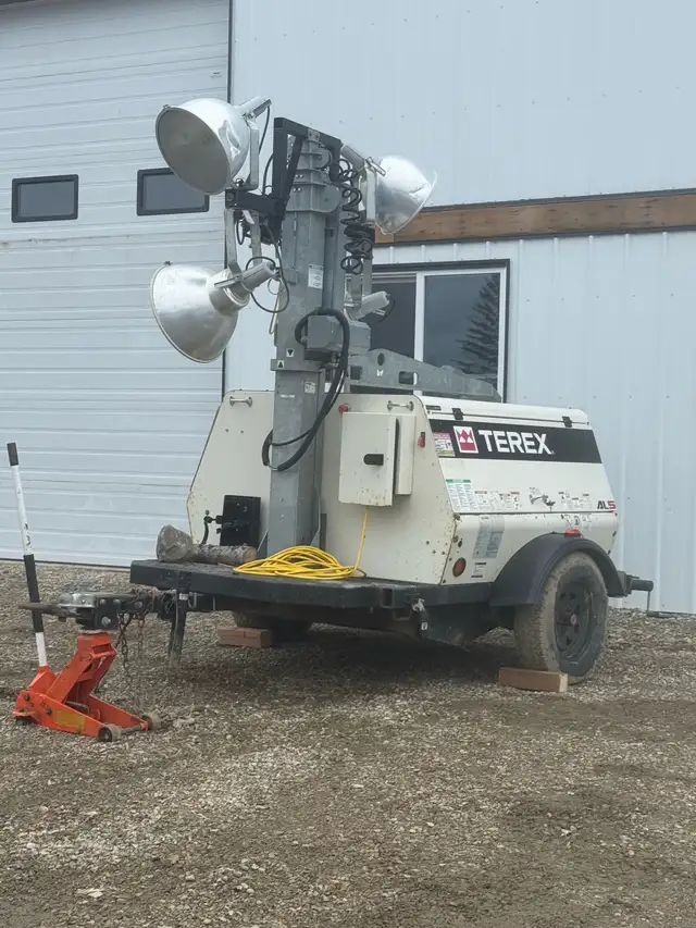 light tower - Photo 2