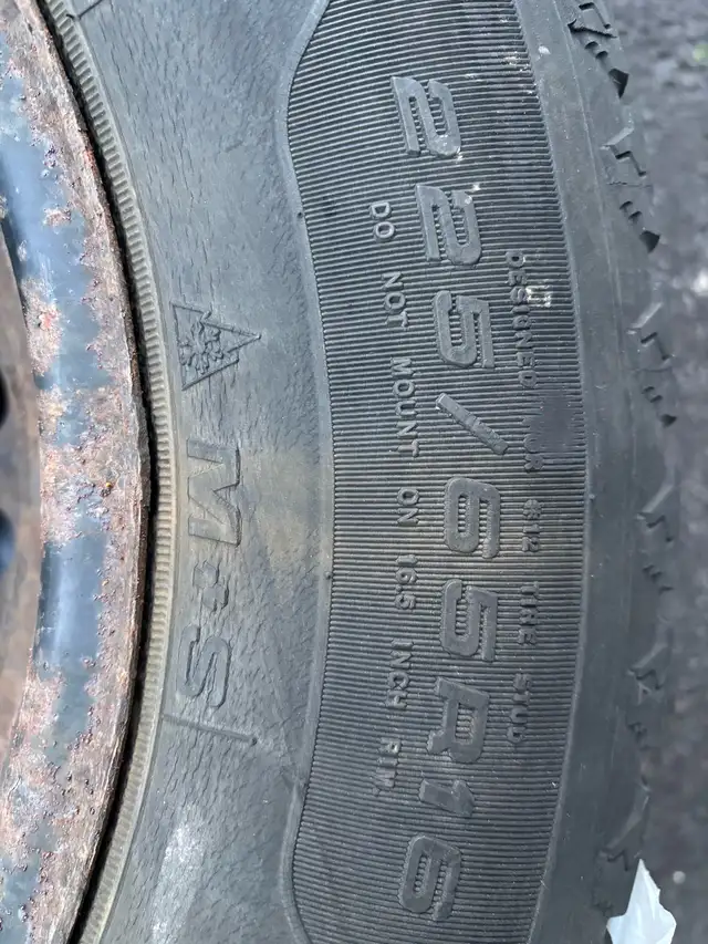 Winter tires & Rims P22565R16 - Photo 2