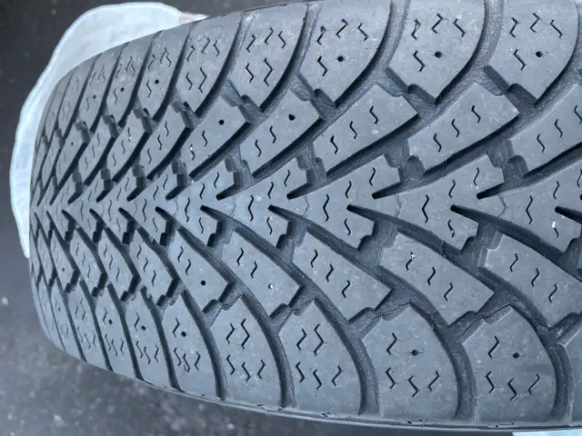 Winter tires & Rims P22565R16 - Photo 4