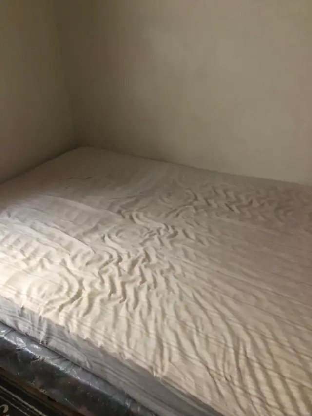 CLEAN ROOM FOR RENT - Photo 3