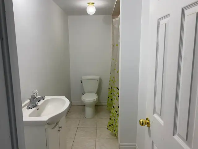 Furnished Roo for rent - Gore & Ebeneezer - Dashmesh Gurudwara - Photo 6