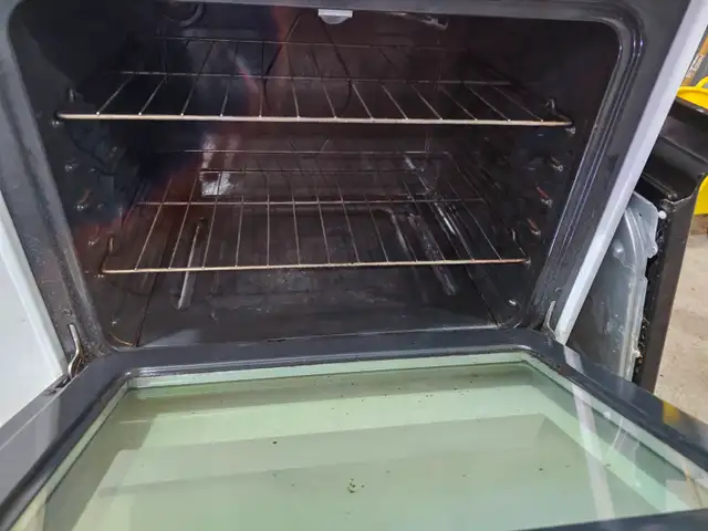 NEWER MODEL! Frigidaire 30' White 5 Burner GAS Stove Oven Range - Photo 3