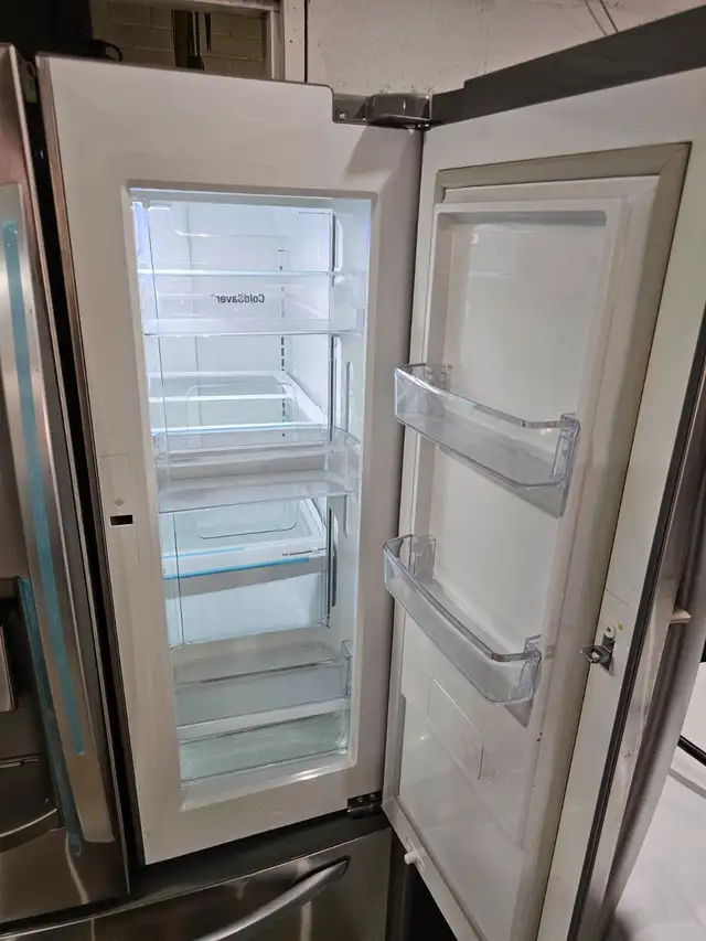 WOW! LG 33' Stainless Steel French Door Fridge Bottom Freezer - Photo 2