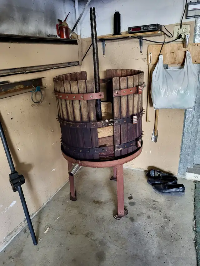 Vintage Wine Press