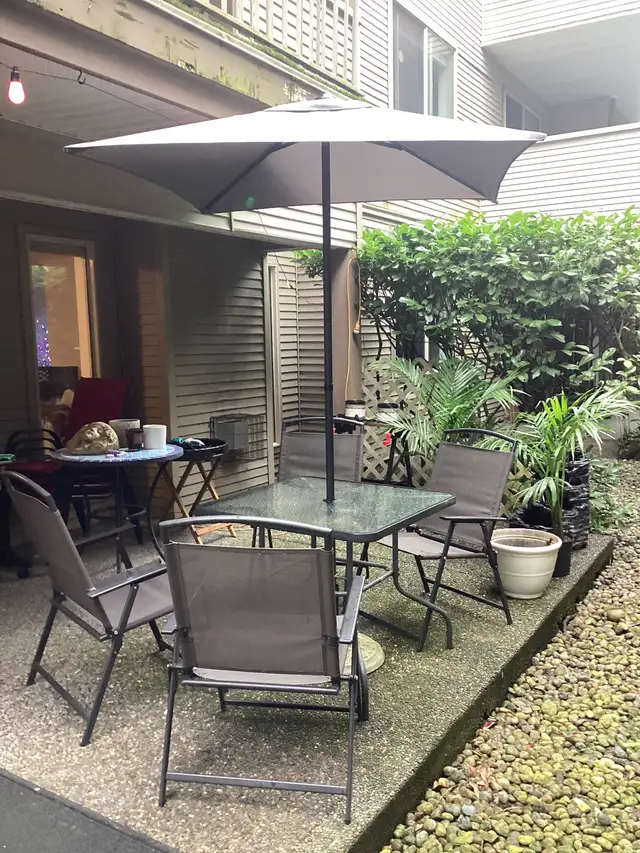 Patio Table Set, 4 Chairs, Table, Umbrella & Base - Photo 3