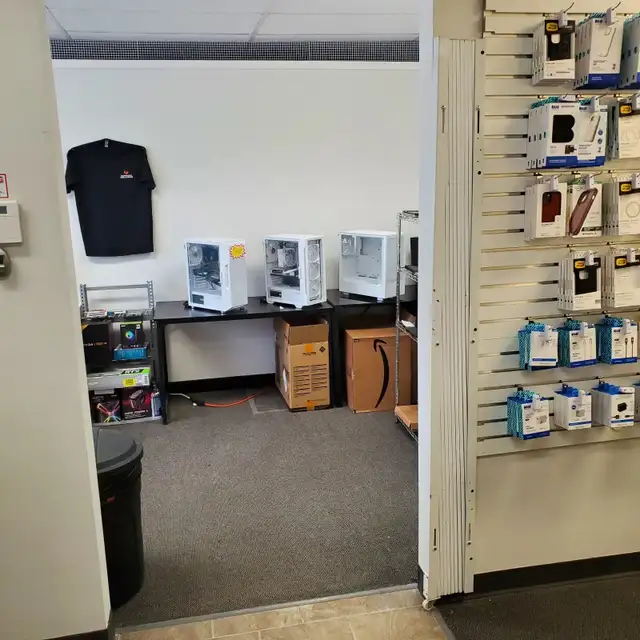 Office Space Inside Computer Shop For Cell/Tablet Repair/Sales - Photo 6