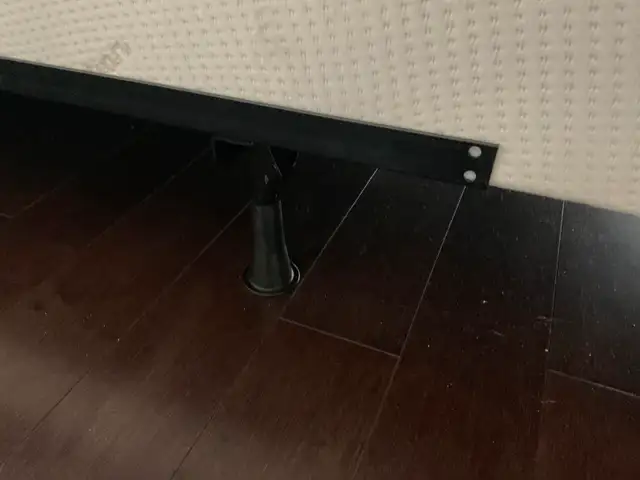 LIT ET BASE EN METAL QUEEN NEUF - Photo 5