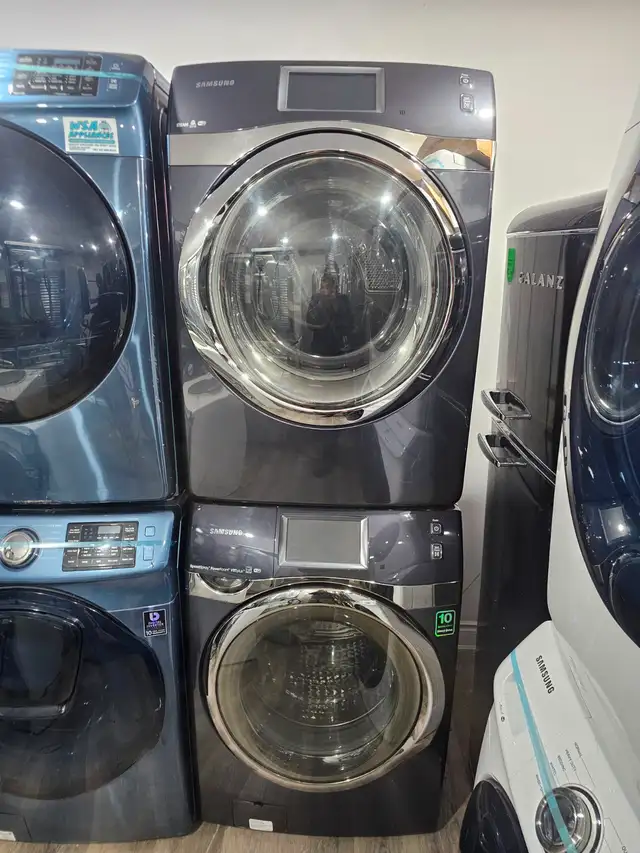 TOUCHSCREEN! Samsung 27' Grey Front-Load Stackable Washer Dryer