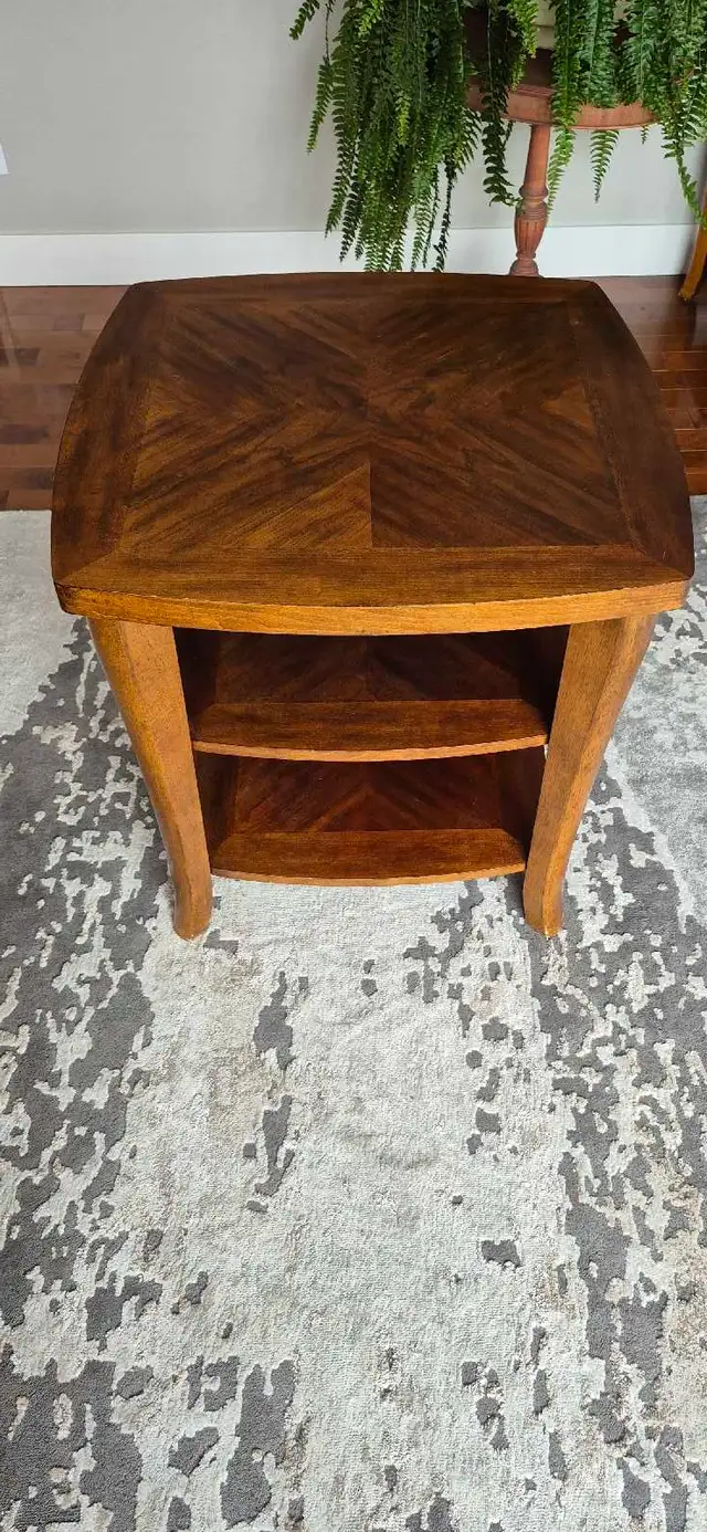 Beautiful matching living room tables for for sale.