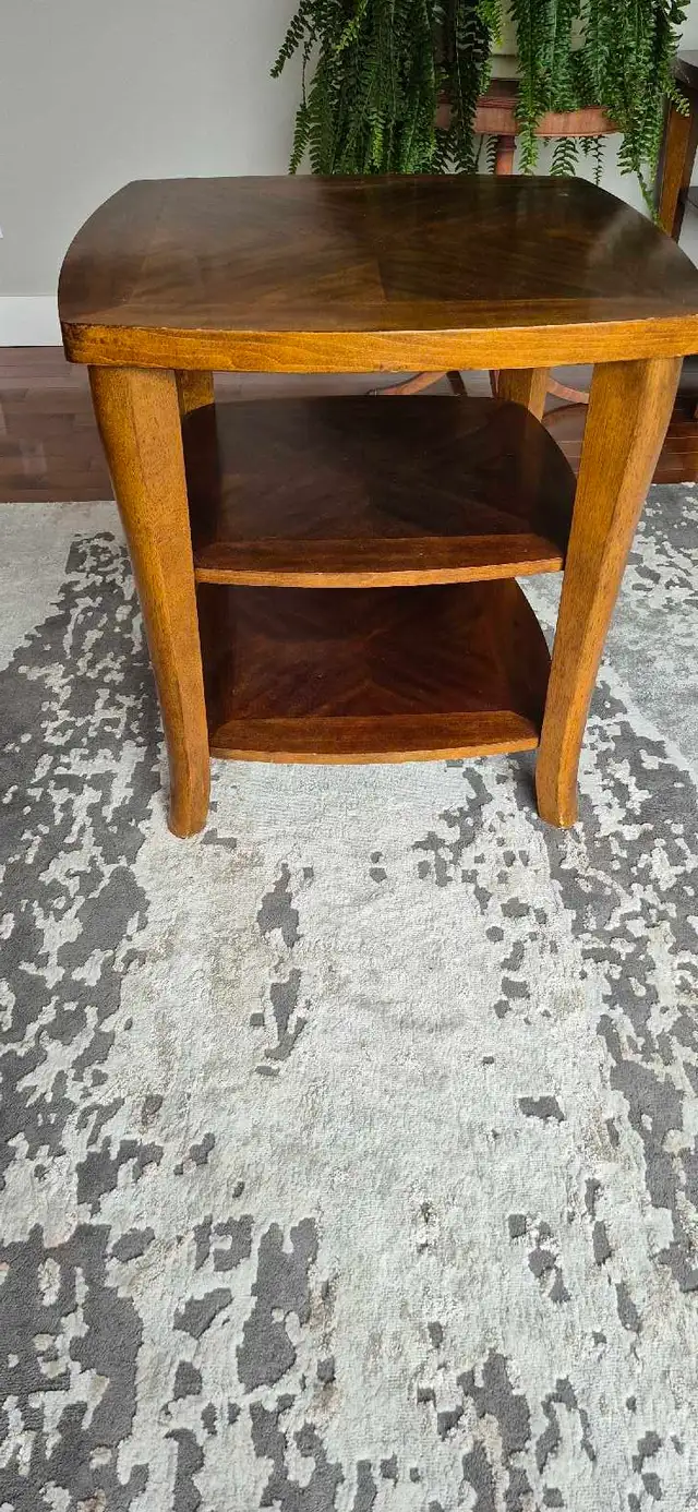 Beautiful matching living room tables for for sale. - Photo 2