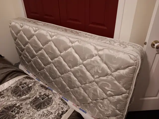 TWIN SIZE MATTRESS- EXCELLENT CONDITION- $20