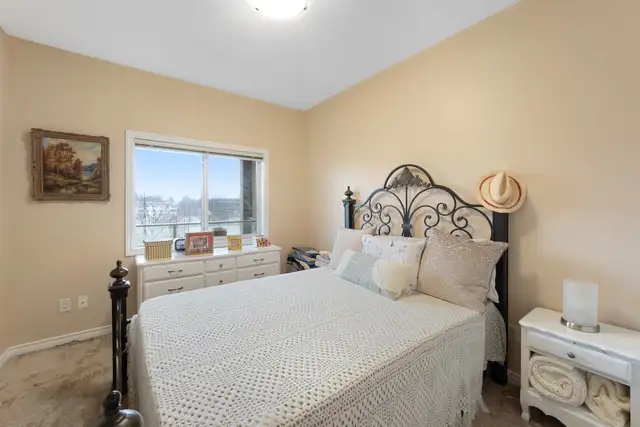 TOP FLOOR CORNER UNIT CLOSE TO DOWNTOWN KELOWNA! - Photo 5