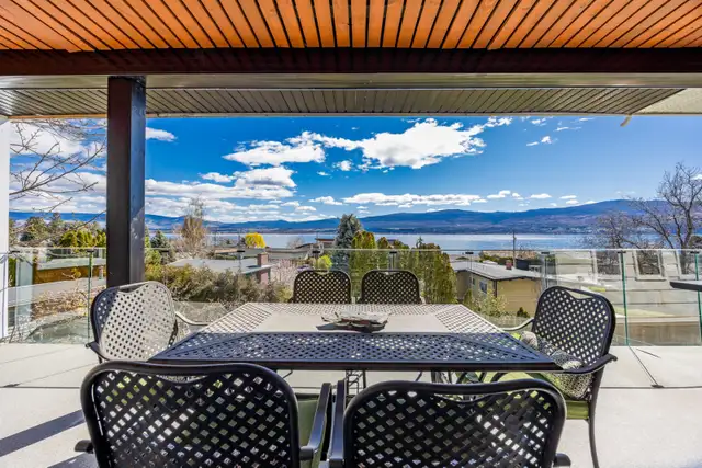 Lake Views Close to Beach & Downtown Kelowna! 2741 Benedick Road - Photo 6