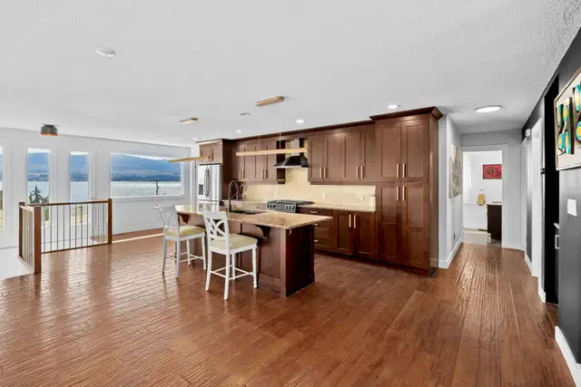 Lake Views Close to Beach & Downtown Kelowna! 2741 Benedick Road - Photo 8