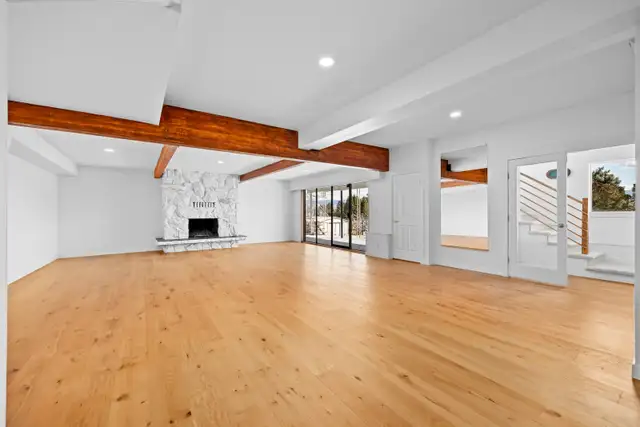 Lake Views Close to Beach & Downtown Kelowna! 2741 Benedick Road - Photo 10