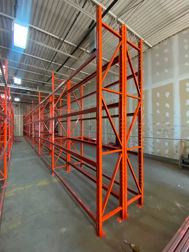 CANADIAN MADE PALLET RACKING. - Photo 3