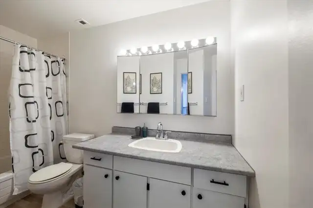 1-BEDROOM MAIN FLOOR APARTMENT | PRIVATE PATIO | RIVER HEIGHTS - Photo 6