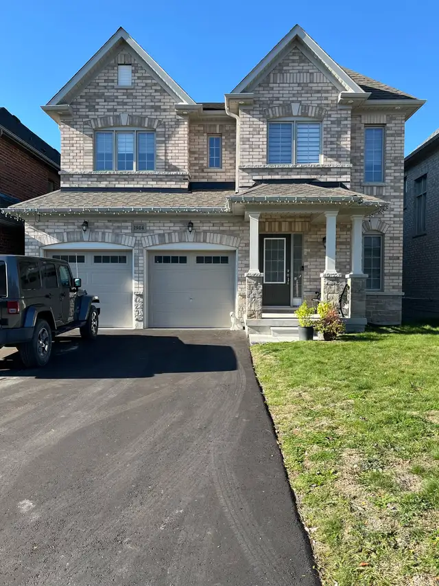 North Oshawa House 4 Bedroom-3.5 Bath
